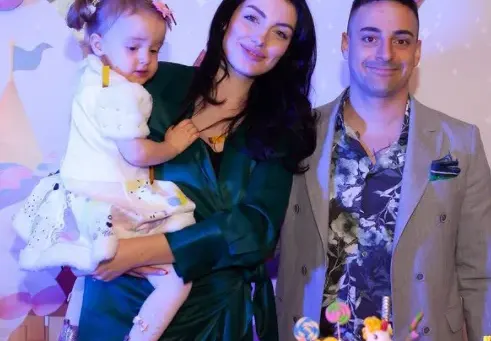 Честито! Мис България Марина Войкова роди инкогнито второто си дете