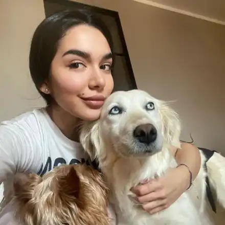 Дъщерята на Бони спаси улично куче