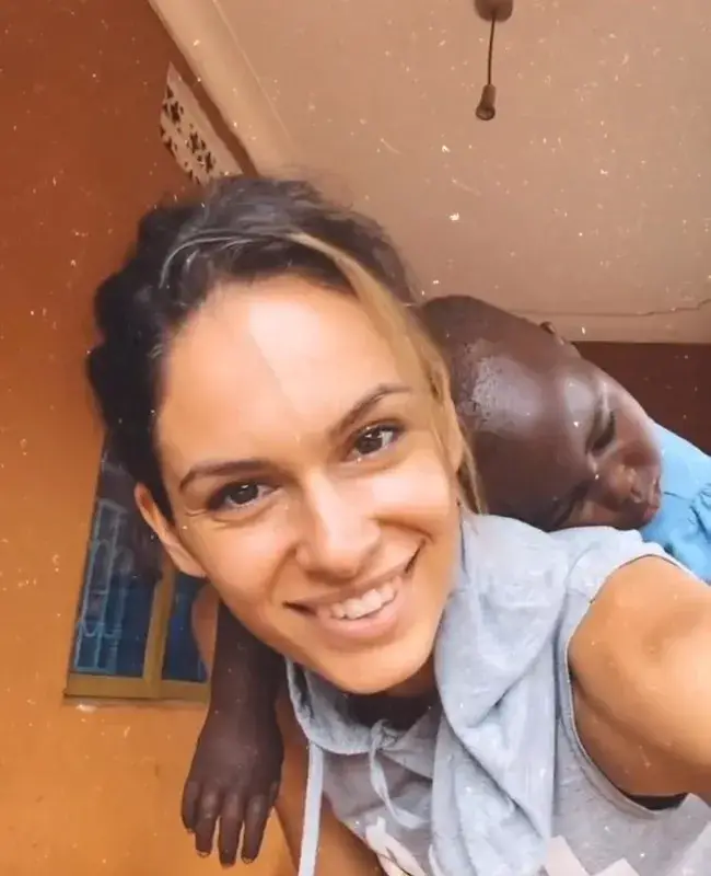 Даяна Ханджиева изкара месец в Уганда