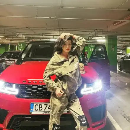 Джамбази крадат колата на Радинела Чушева! Миската: Ще гният в затвора