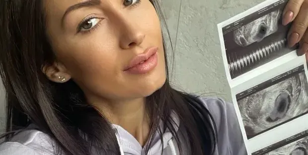 Джена излиза в майчинство