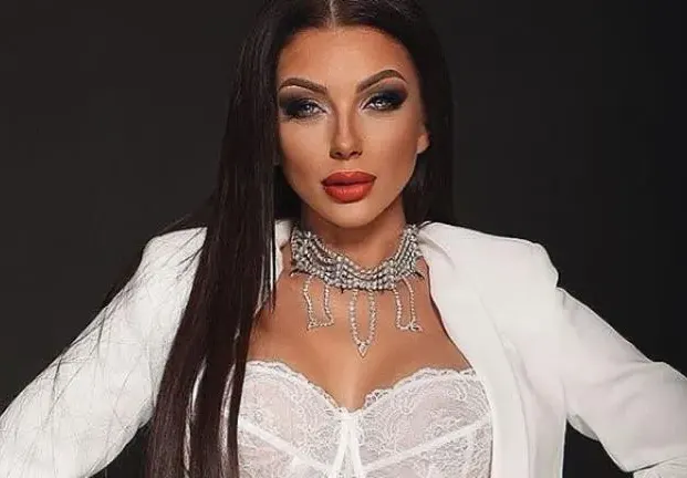 Емануела влезе в „Матрицата“