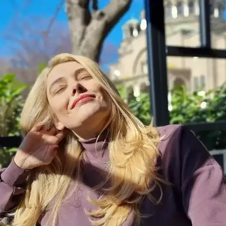 Ева Веселинова мина на пост и молитва