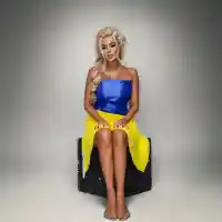 Фолк певицата Андреа: Хвърляйте ми снежни топки в лицето! (Обругаха я заради снимките с украинското знаме)