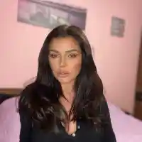 И фолк певицата Дебора ще става бизнесдама!