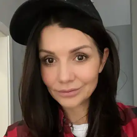 Кали е готова  да роди още  едно дете на млад фармацевт