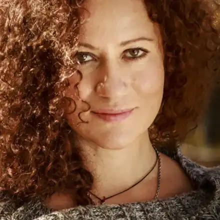 Коварен фарингит сваля Белослава от сцената и я прави сервитьорка в САЩ