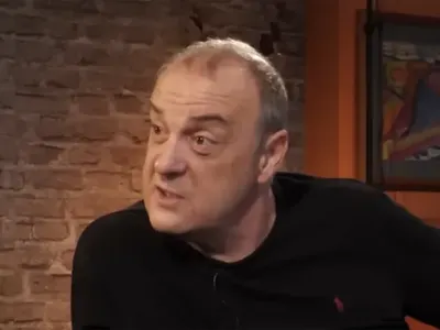 Краси Радков от ученик имитира Тодор Живков