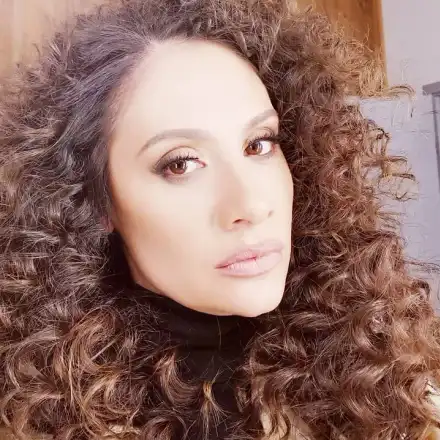 Мариана Попова иска да е чернокожа