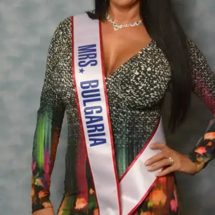 Миски ментета: Мейзер се има за най-красива в света, Тамара лъже за Мис Планет, Мис Джуки сама си измислила титлата и още…