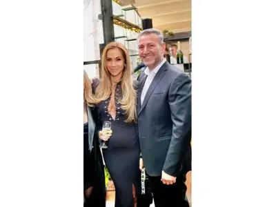 На сватба: Ивайла Бакалова показа бременно коремче (Снимка в галерията)