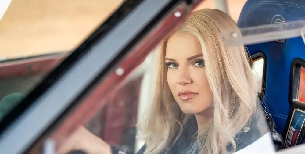 Нели Петкова се кефи на студа