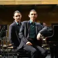 Новият военен министър живял с пианистите Хасан и Ибрахим