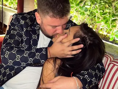 Палома живее в Дубай, показа гаджето (Снимка)