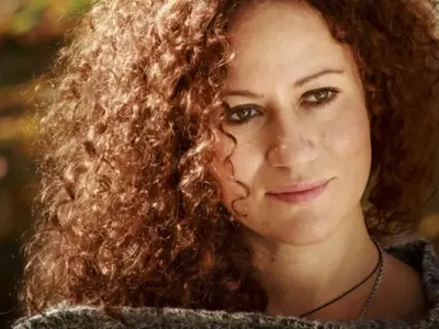 Певицата Белослава скърби: Сърцето ми се сви и се смали, откакто баба се разболя