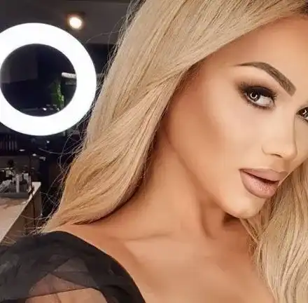 Плеймейтката Нора Недкова се обиди: Нямам богат любовник!