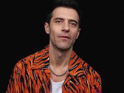 Руши Видинлиев живее сам от 10-годишен! Актьорът и певец учи в Шотландия, където открива магията на театъра