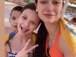 Сергей Станишев на море в Дубай за 5300 лева на вечер! Заедно със семейството плуваха с делфини (ЕКСКЛУЗИВНИ СНИМКИ)