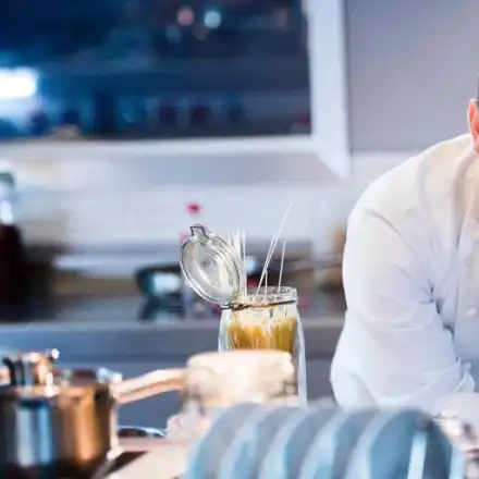 Шеф Ангелов живее с моделка (Горещи снимки)