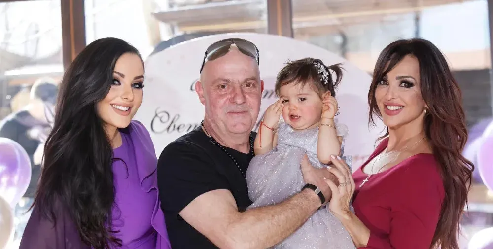 Симона Загорова: Сбъднах мечтата си да видя мама и тате на една сцена! (Бебе Галина била много музикална)