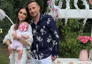 Синът на Ахмед Доган пръсна 10 бона за рождения ден на щерка си! Изненадаха Ноел с 5-етажна торта (СНИМКИ)