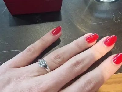 След 16 години изпитателен срок: Вили Сечкова се сгоди на рождения си ден (Вижте пръстена)