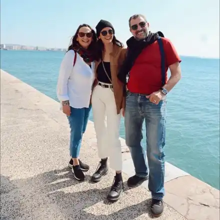 След месеци раздяла: Нина Добрев се събра с родителите си