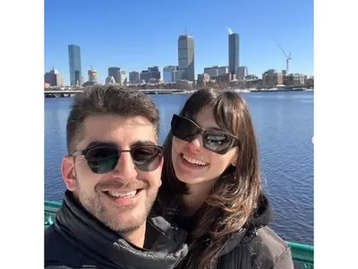 След псувните в ефир: Сашо Кадиев  и гаджето му  избягаха в САЩ