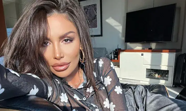 След „връзката“ с обратния Меди: Моника В. празнува ЧРД без мъж