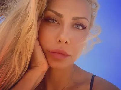 Венета Харизанова на почивка с куче и без мъж