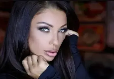 Вижте как Емануела дразни бившия си с ново гадже (Снимка в галерия)