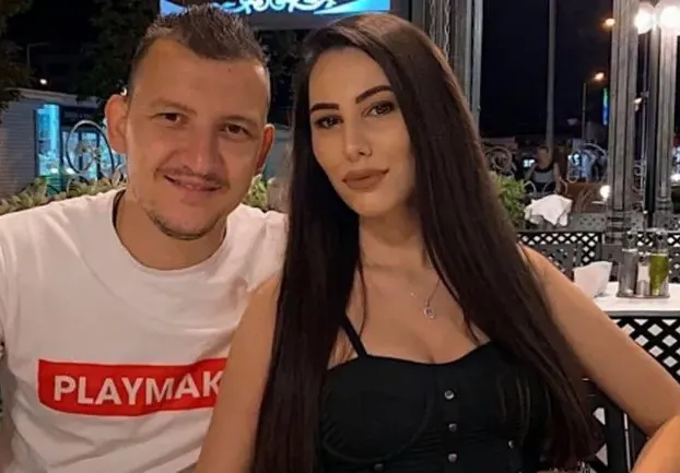 Горещата половинка на национала Тодор Неделев го натиска за бебе