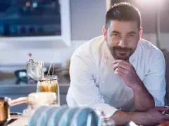 Шеф Ангелов живее с моделка (Горещи снимки)