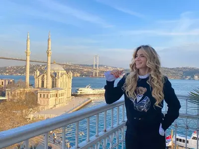 Зейнеб си подари уикенд в Истанбул