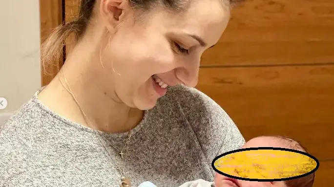 Актрисата Валя Каролева роди