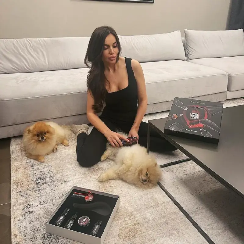 Алисия си купи къща в „Бояна“! Фолк певицата нае дизайнери да обзаведат палата