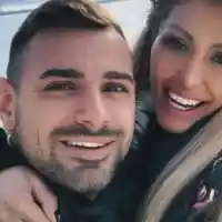 Бившият на Джулиана Гани я смени със знойна брюнетка