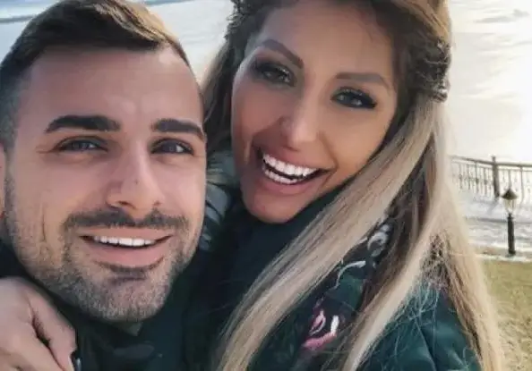 Бившият на Джулиана Гани я смени със знойна брюнетка