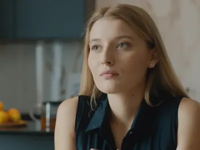 Бояна от „Лъжите в нас”  има връзка с колега