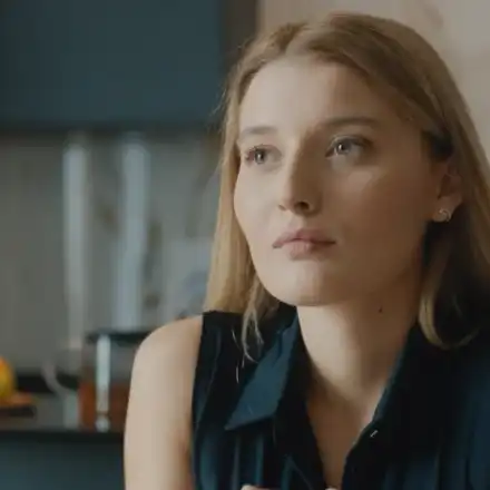 Бояна от „Лъжите в нас”  има връзка с колега