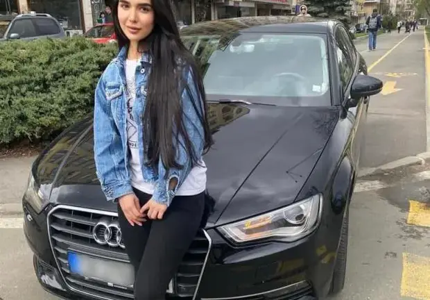 Бони подари нова кола на щерката