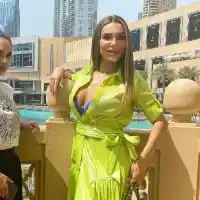 Бони заведе Миа в Дубай