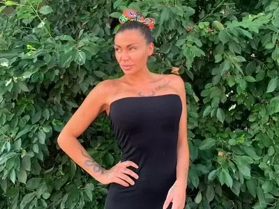 Бременната Гентиана страда за тялото си (ФОТО)