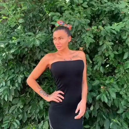 Бременната Гентиана страда за тялото си (ФОТО)