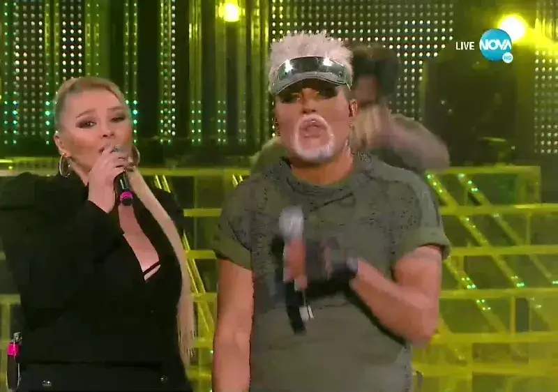 Деси Слава неадекватна в „Капките”