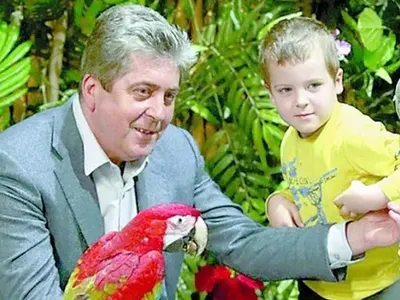 Дядо рекордьор: Президентът Първанов се радва на още две внучета