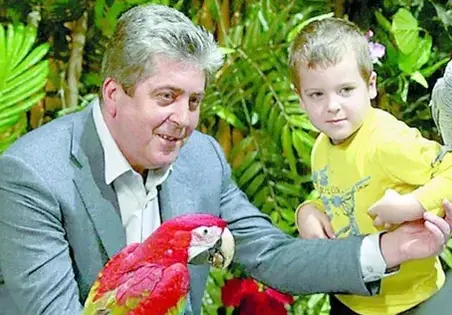 Дядо рекордьор: Президентът Първанов се радва на още две внучета