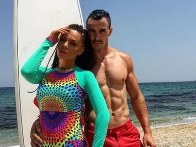 Ергенът Виктор Стоянов гушка Галена (ВИЖТЕ)