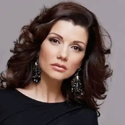 Фолк певицата Кали продавала сандвичи на журналисти! Младото й гадже е фармацевт