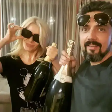 Гала се обясни в любов на Стефан за ЧРД, нарича го „моето момче“